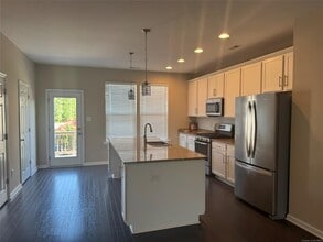 Building Photo - 3604 Hickory Neck Blvd