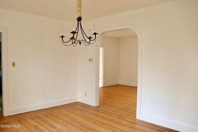 Foto del edificio - 647 New Scotland Ave