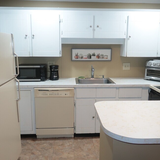 Foto del edificio - 1 Atkinson Dr