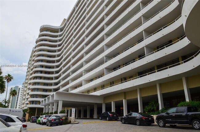 Foto del edificio - 5555 Collins Ave