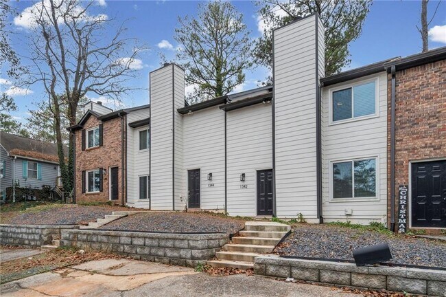 Foto del edificio - 1342 N Hampton Rd