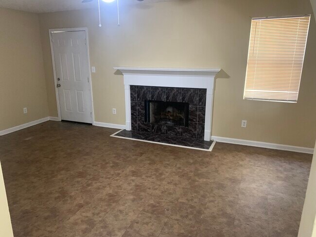 Building Photo - Section 8 ACCEPTED!!