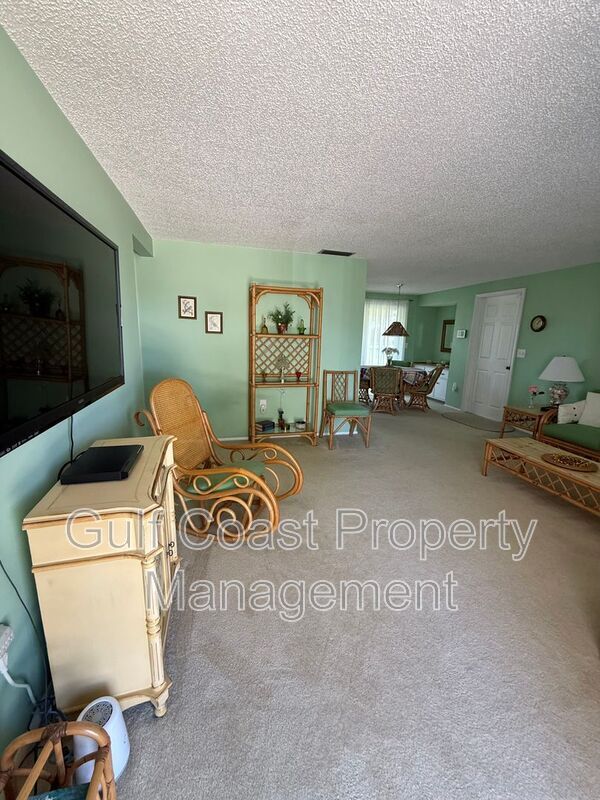 Foto del edificio - 12884 Bacchus Rd