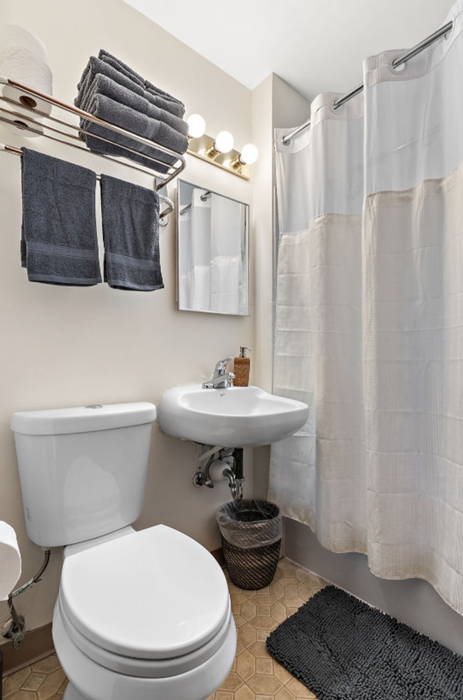 Foto del edificio - 935-937 Marshall Avenue