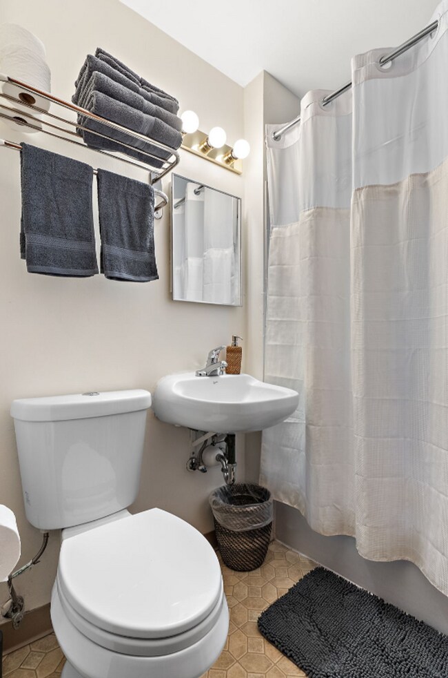 Building Photo - 935-937 Marshall Avenue