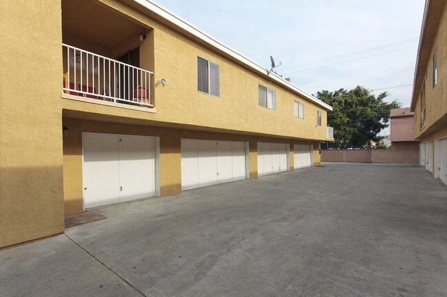 8614-8616 Madison Avenue South Gate - 8438 Mountain View Ave