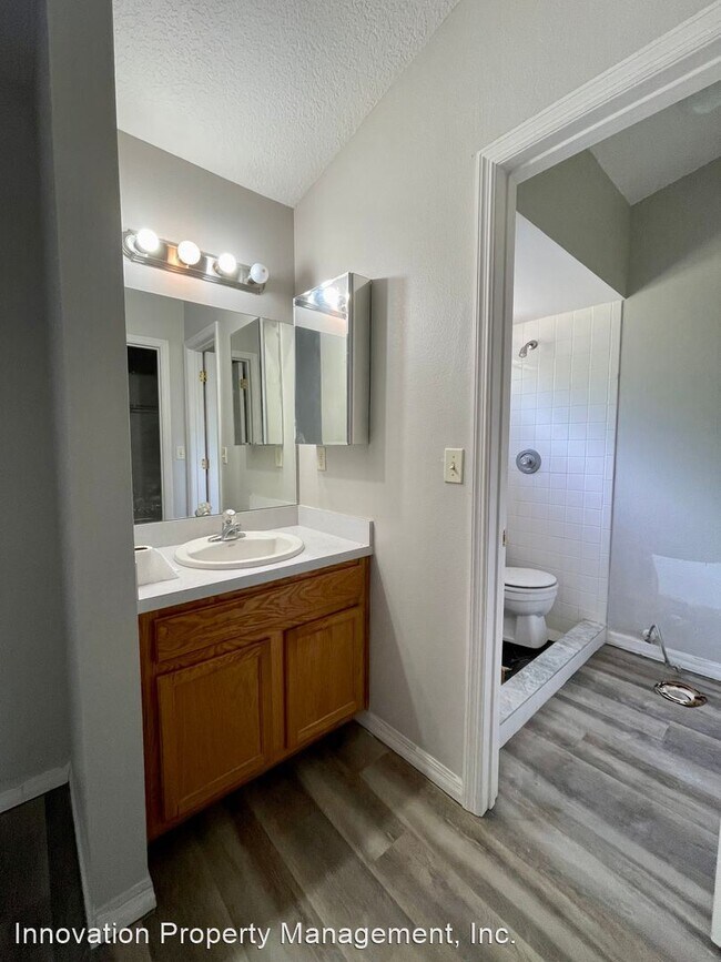 Building Photo - 2 br, 2 bath House - 811 Mountbatten Lane