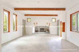 Building Photo - 8616 N Swenson St