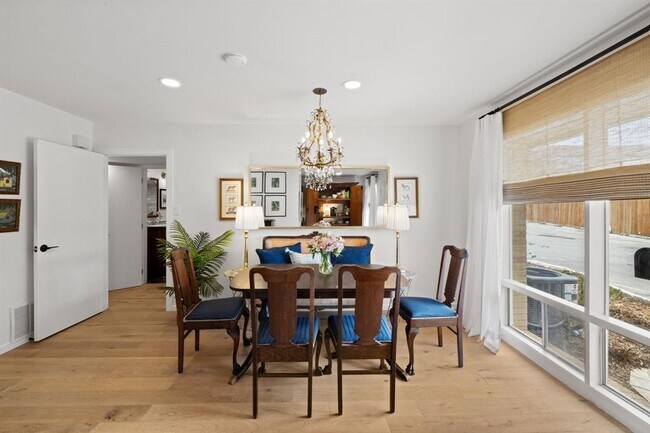 Foto del edificio - 5332 Balcones Dr