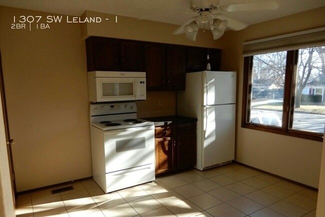 Kitchen - 1307 Leland Ave