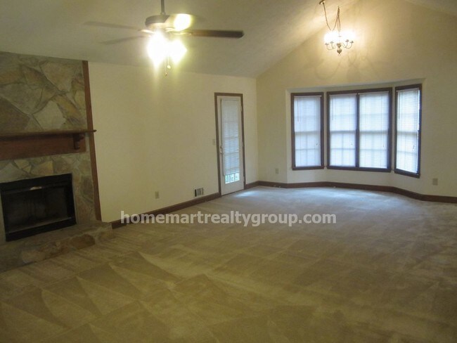 Building Photo - 870 Thousand Oaks Dr