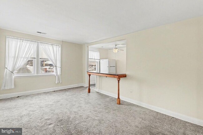 Foto del edificio - 1329 Taylor Ave