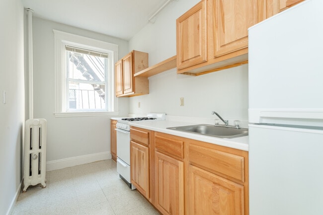 Building Photo - 49 Worthington St