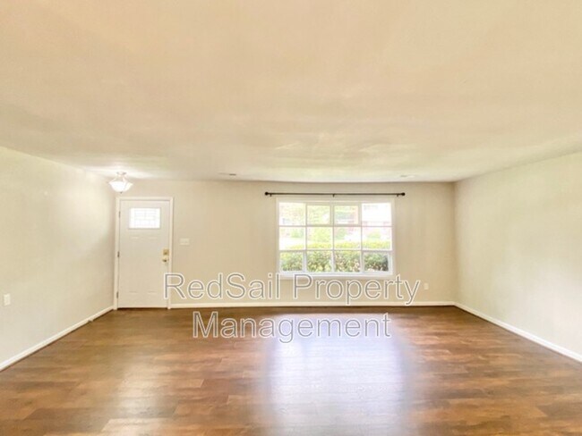 Foto del edificio - 504 Beech Dr