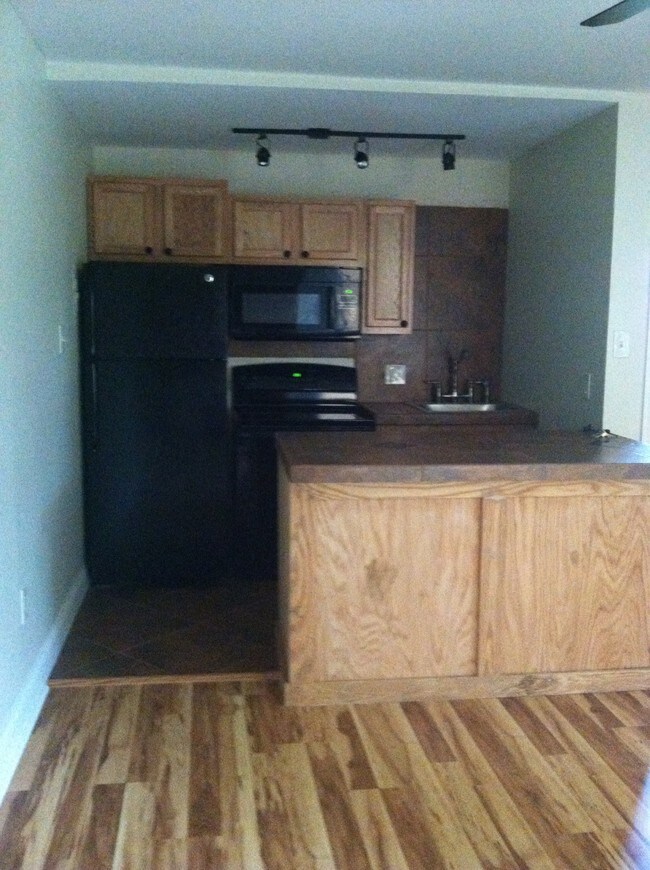 Foto del edificio - 6814 Thomas Blvd
