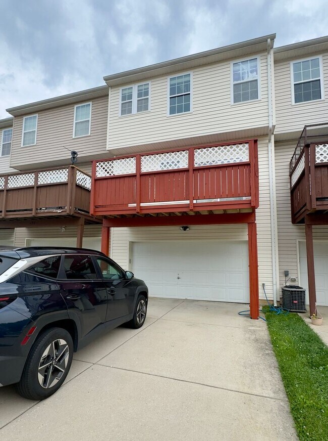 Foto del edificio - Charming 3BD/2BA/2 Half Bath Townhome with Garage in Aberdeen, MD!