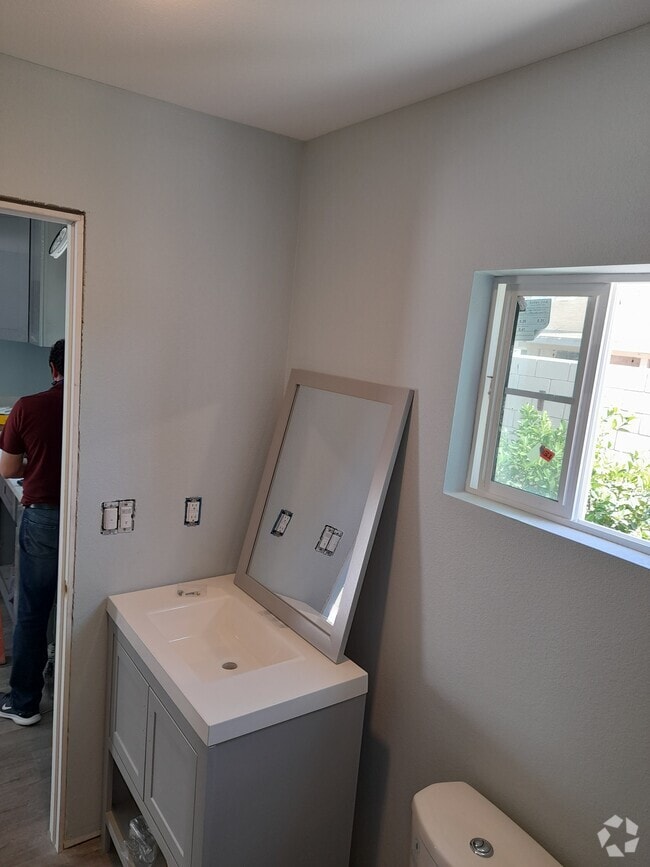 Building Photo - 3530 Las Tunas Pl