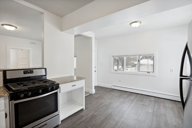 Building Photo - 2755 Pierce St NE
