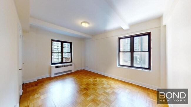 Building Photo - 141 E 56th St