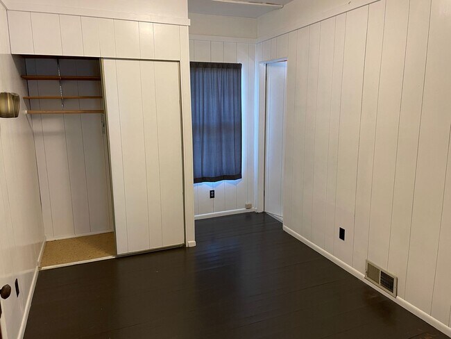 Foto del edificio - MOVE-IN SPECIAL! Roomy 2 bedroom apartment on the growing NW Side! An availability that won't last!
