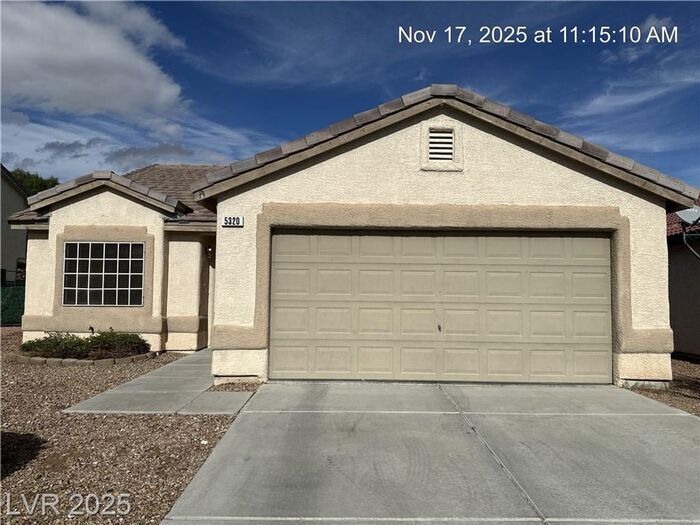 Foto principal - Inviting NW Single-Story with Modern Upgrades & Low-Maintenance Living!