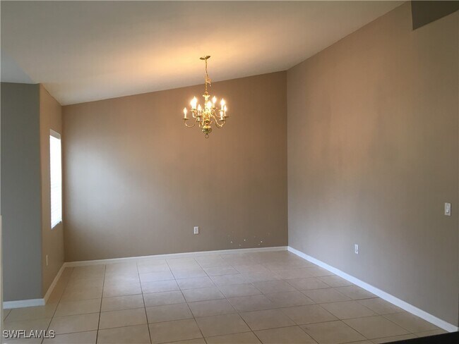 Building Photo - 11002 Mill Creek Way