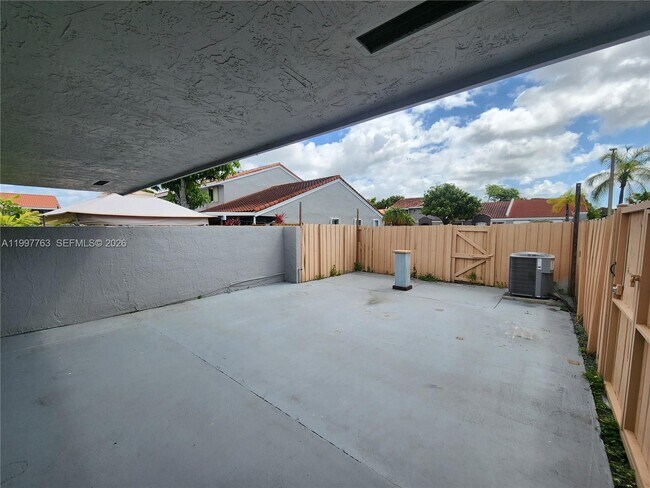 Foto del edificio - 8391 SW 148th Ave