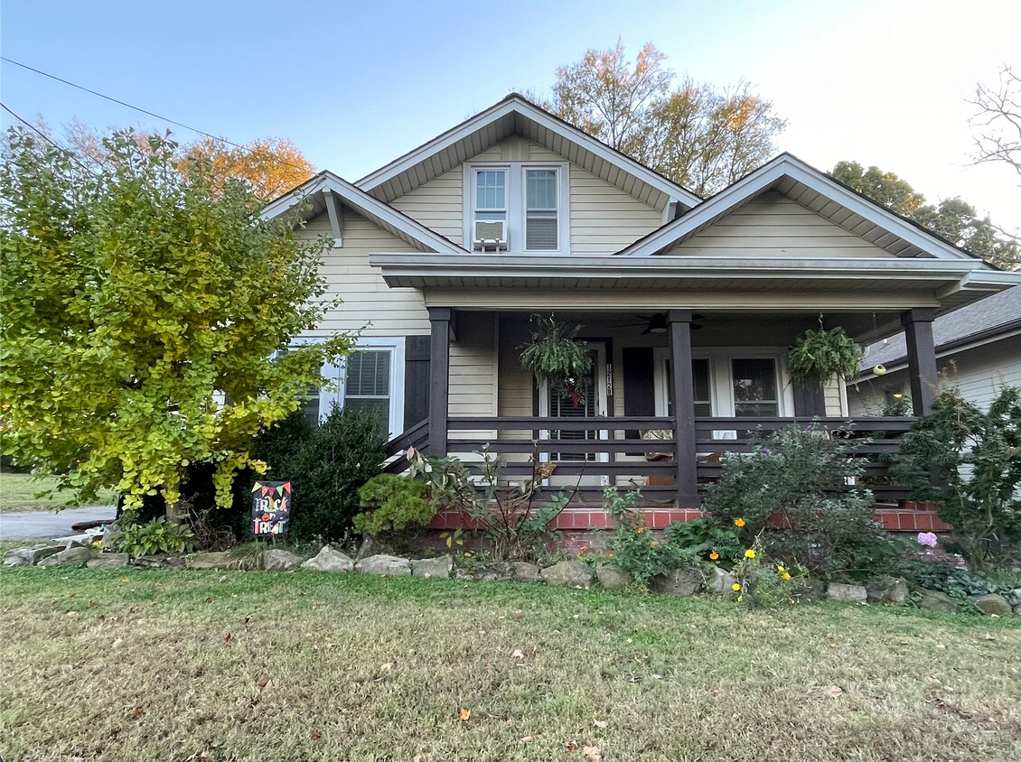 Foto principal - 1212-C McChesney Ave