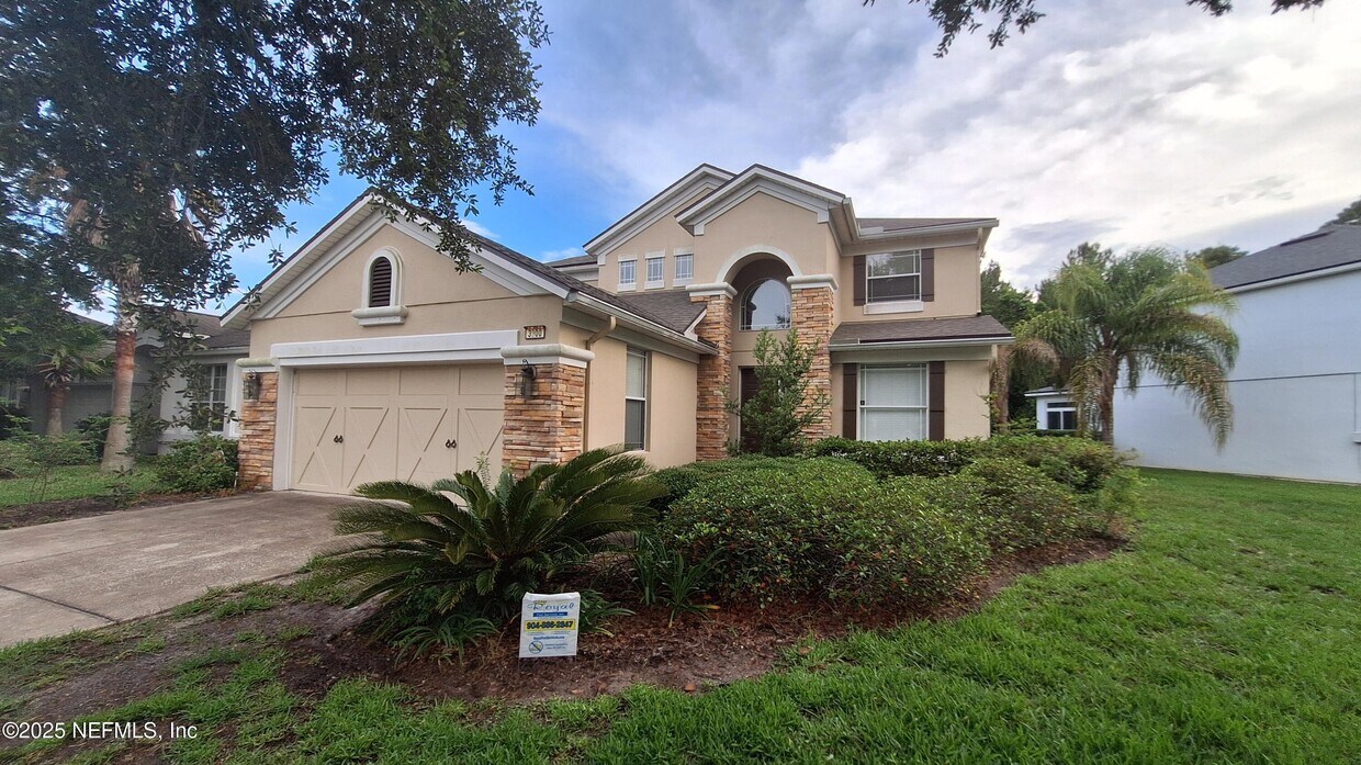 Foto principal - 3900 Hillstead Ln