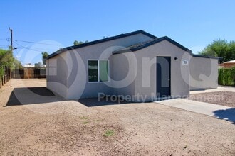 Building Photo - 207 W Ohio St