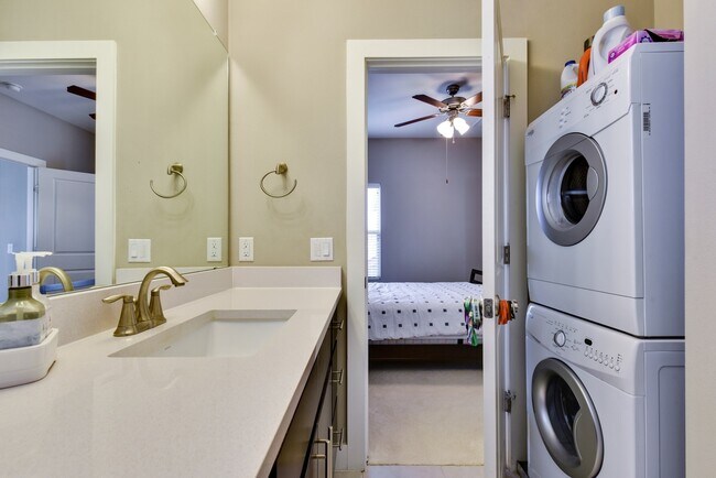 Foto del edificio - 3101 McCurdy St