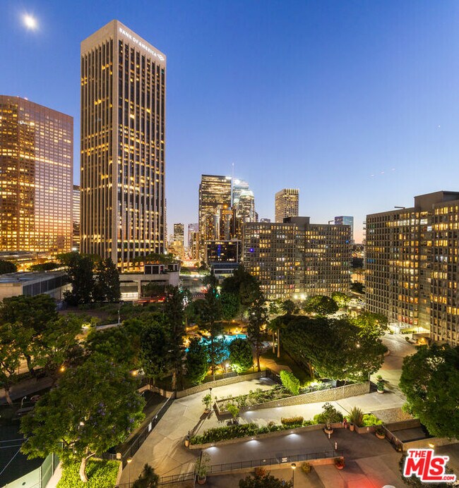 Foto del edificio - 800 W 1st St