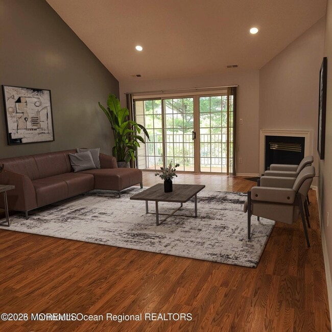 Building Photo - 7904B Normandy Dr