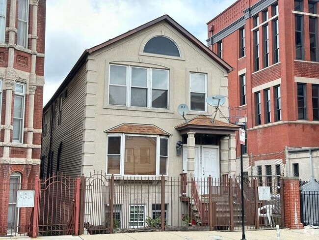 Building Photo - 1456 W Augusta Blvd