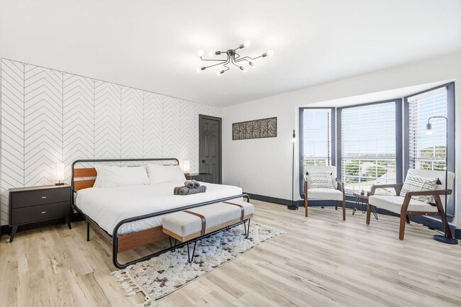 Foto del edificio - 6440 Knoll Ridge Dr