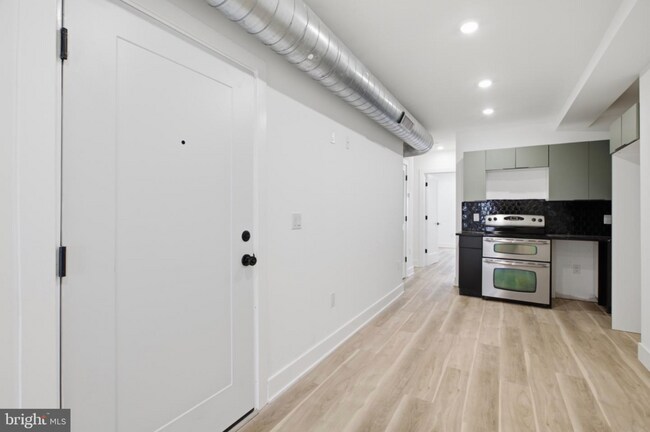 Foto del edificio - 349 N 62nd St