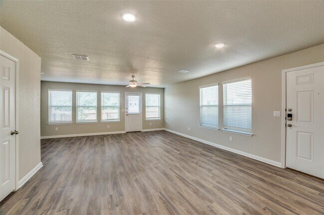 Building Photo - 7506 Casina Run