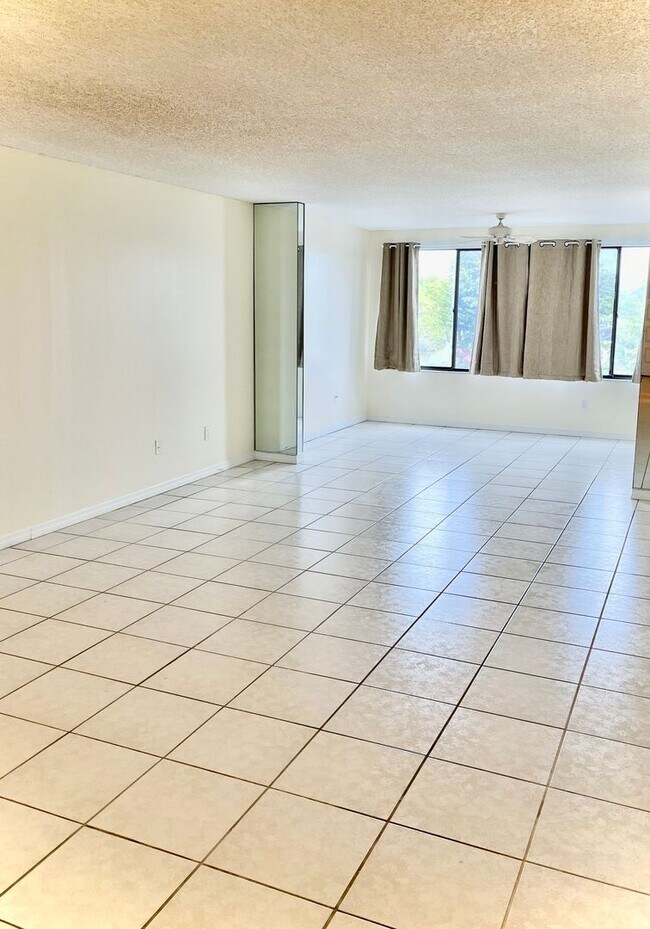 Foto del edificio - Your Perfect Home in Befort Condominium !!...