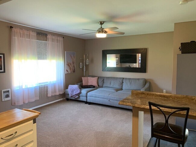 Building Photo - BOTHELL - 1 BEDROOM