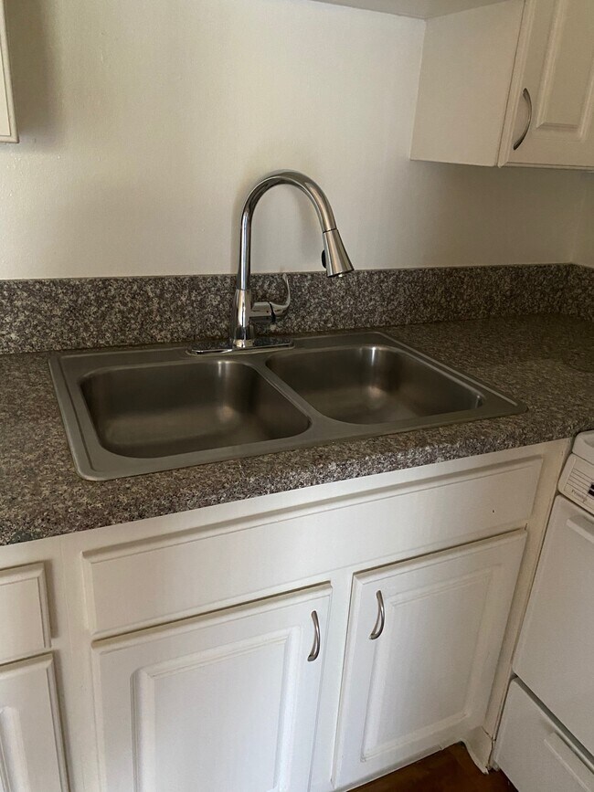 Foto del edificio - 11718 Cohasset St