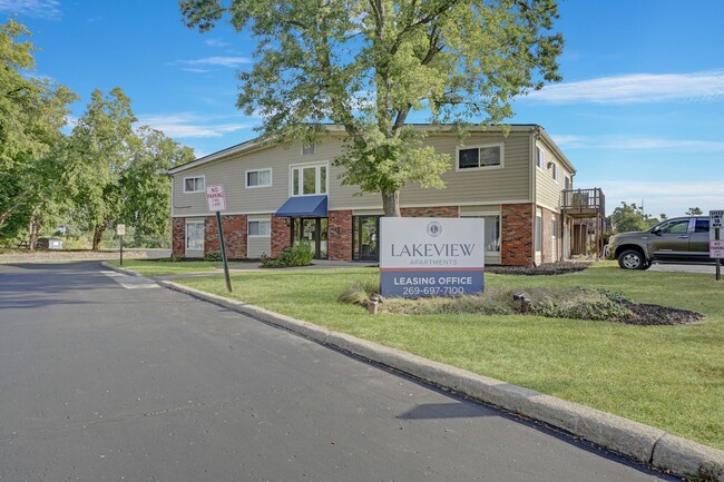 Building Photo - Lakeview Apartments