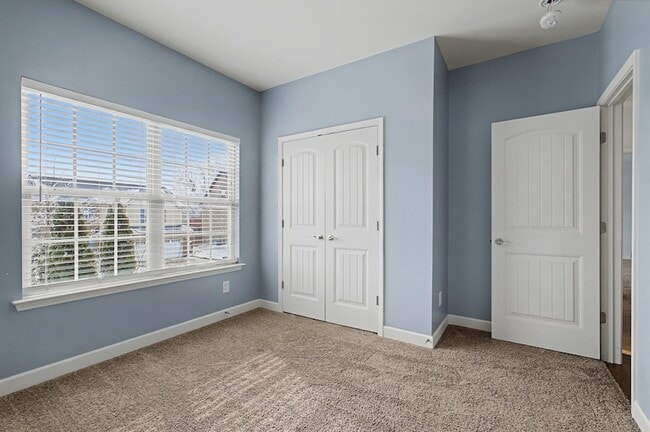 Building Photo - 140 Tulip Grove Point