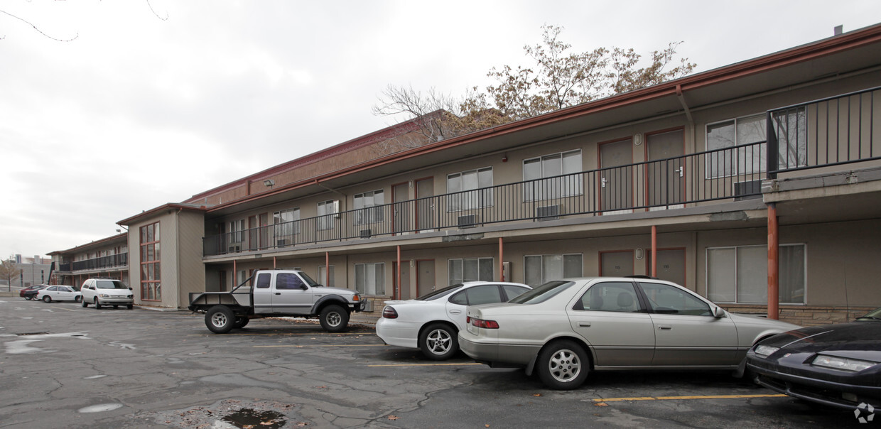 Building Photo - The Lodge