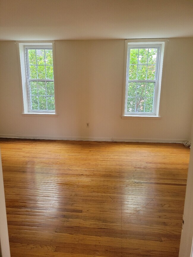 Building Photo - 1308 Rodman St