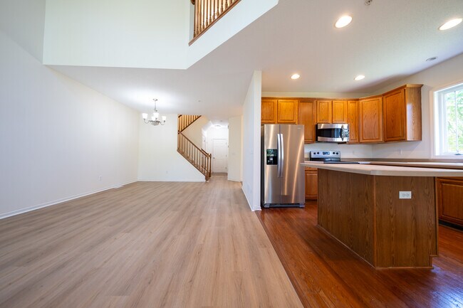 Building Photo - 15523 Lilac Dr