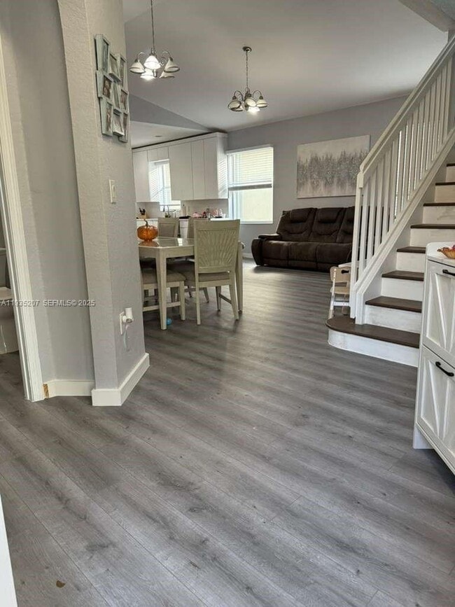 Foto del edificio - 1271 NE 40th Rd