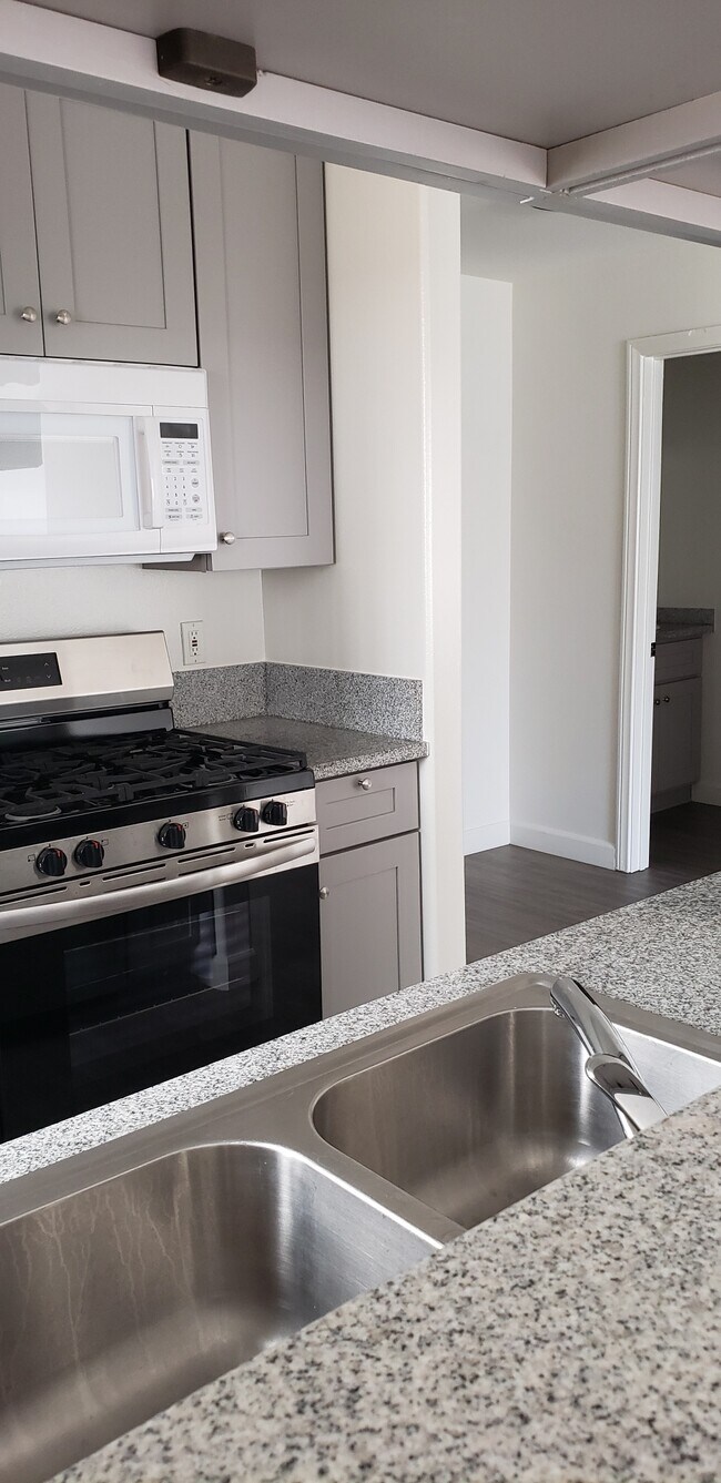 Foto del edificio - 2965 San Marino St