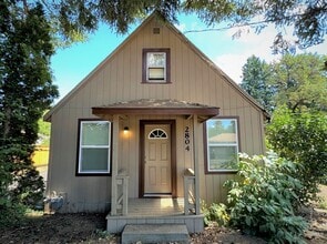 Building Photo - 2804 SE 145th Ave