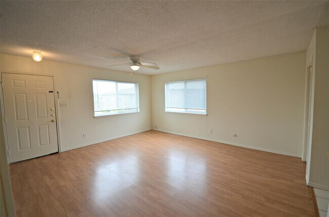 Foto del edificio - 5630 Brookview Ct