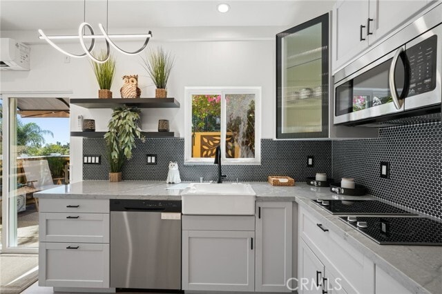Building Photo - 2258 Helios Dr